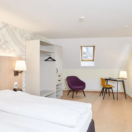 Hotel Kreuz Modern 3*