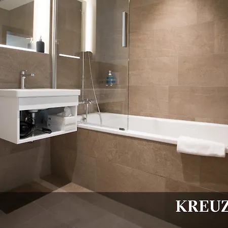 Hotel Kreuz Modern 3*