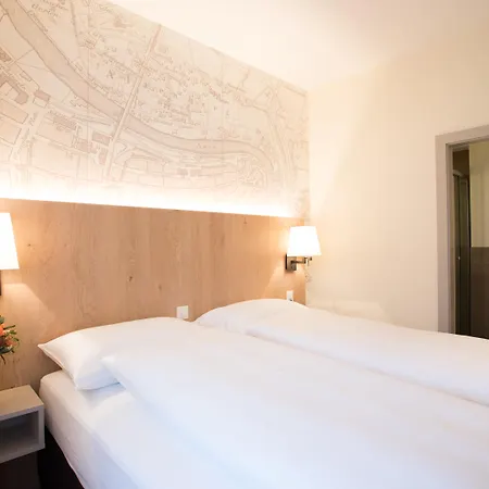 Hotel Kreuz Modern 3*