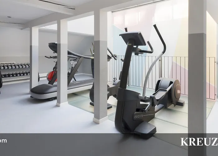 Hotel Kreuz Modern 3*